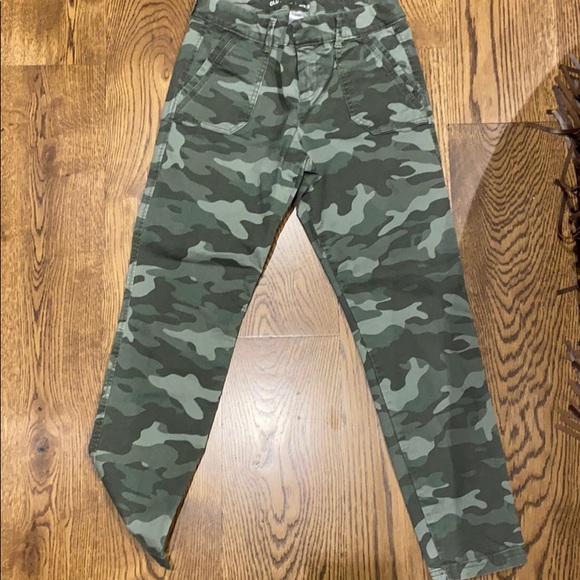old navy camo pixie pants